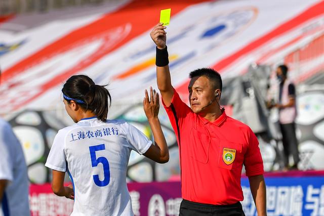 雷迪克：至少打满50场比赛后再谈MVP